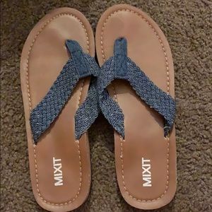 Sandal